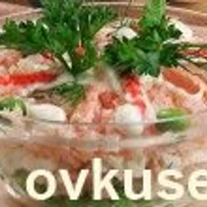 Король стола: вкуснейший салат с красной рыбой и кальмарами