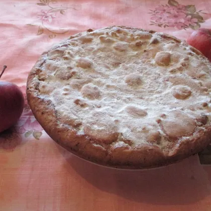 Яблочный песочный пирог