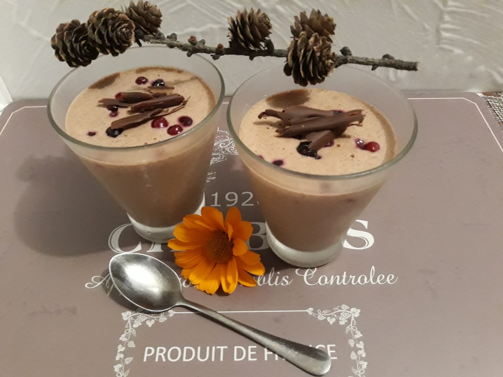 Десерт из ряженки с какао