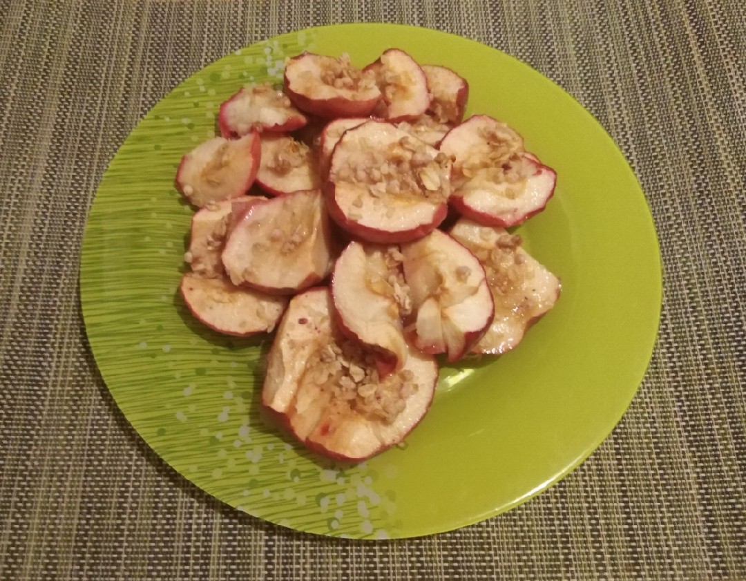 Печеные яблоки с медом в духовке | Простой рецепт с фото
