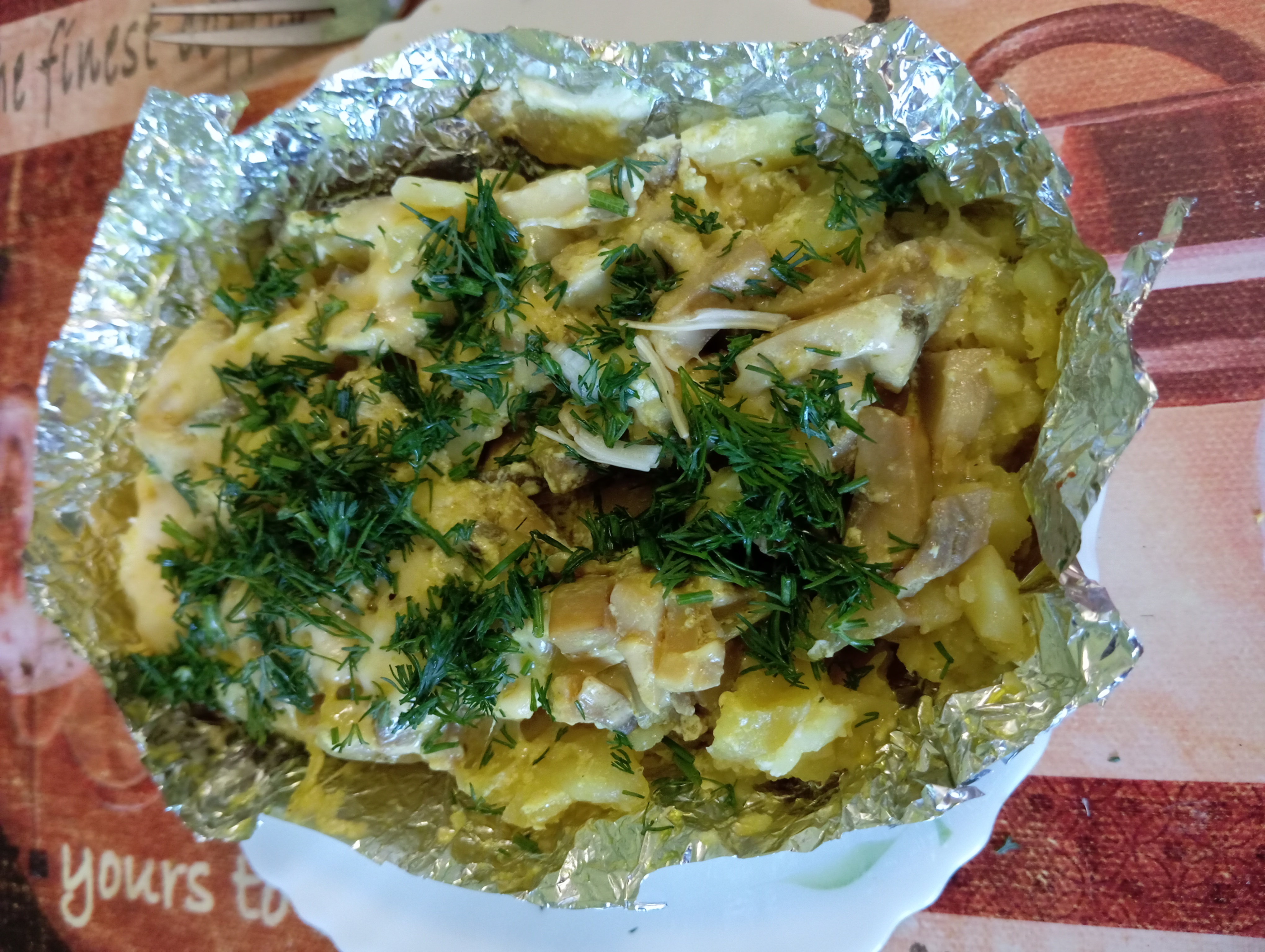 Картофель запечённый с грибами и сельдереем
