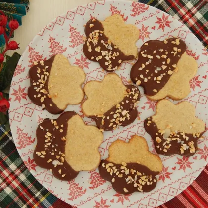 Рождественское печенье с орехами и шоколадом
