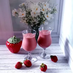 Шоколадно-клубничный коктейль 🍓🍫