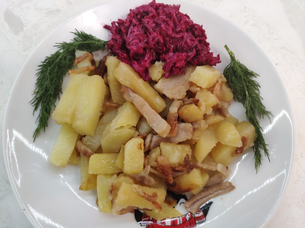 Жареный картофель с беконом