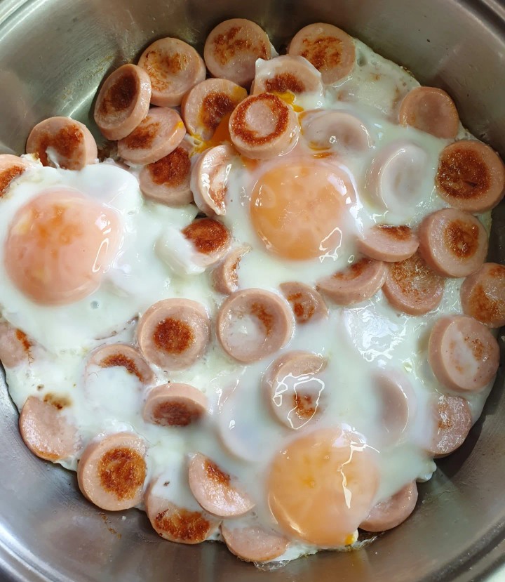 Яйца с сосиской