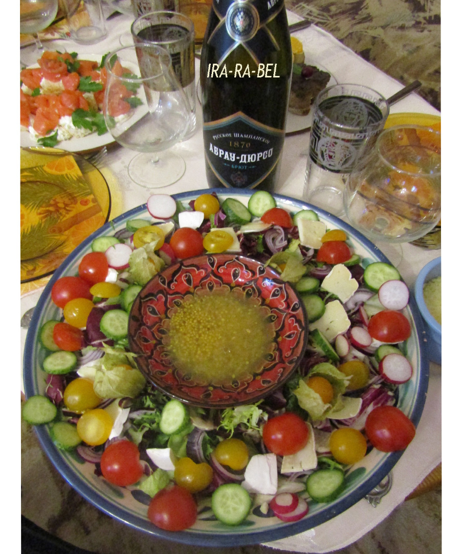 Праздничный венок (легкий полезный салат)