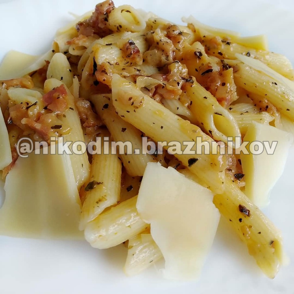 Паста penne rigate с беконом