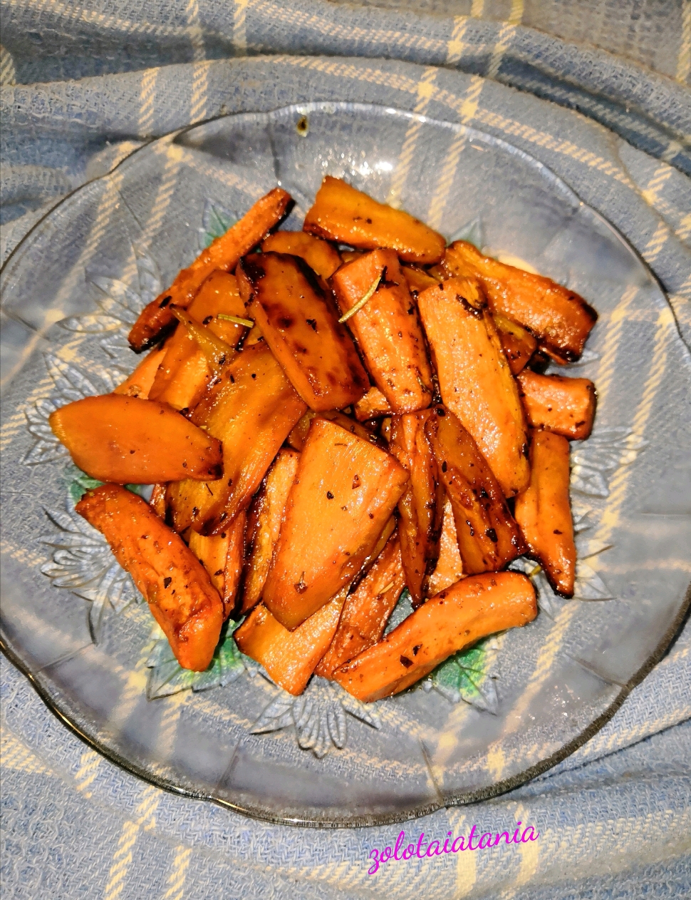 Морковь карамелизированная на гарнир