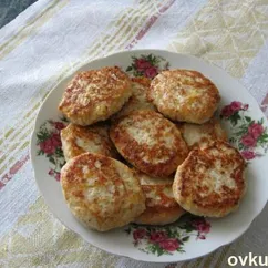 Куриные котлеты с сырной начинкой