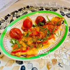 Камбала «под шубкой» со сладким перцем и помидорами Черри