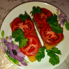 Бутеры с кальмаровыми треугольничками