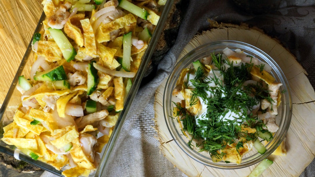 Салат Куриная соломка