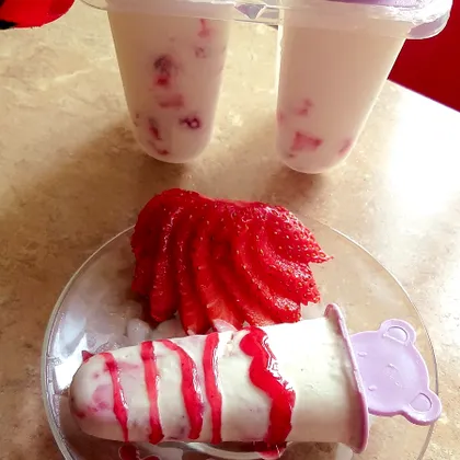 Мороженое с клубникой 🍦🍓