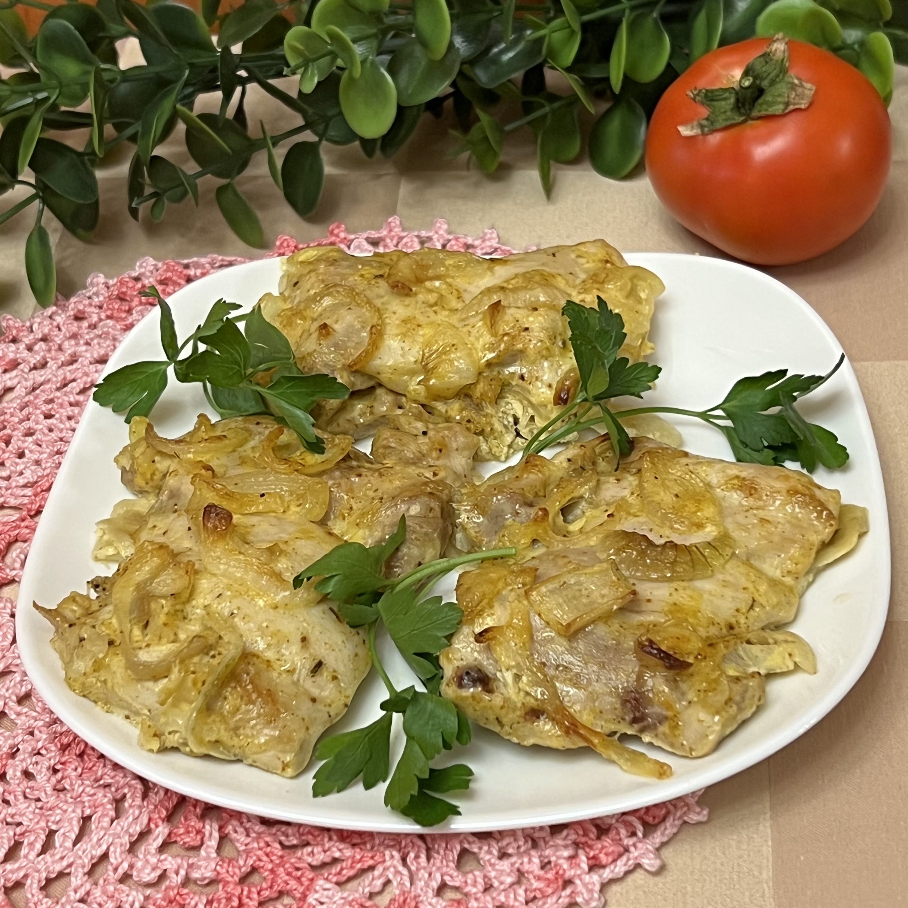 Нежное куриное филе с луком в духовке