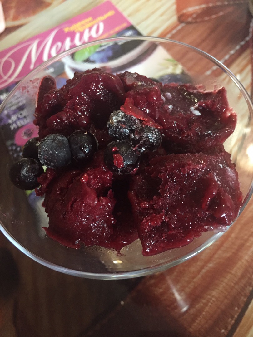 Сорбет из чёрной смородины