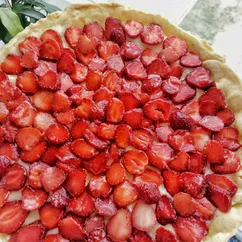 Песочный тарт с заварным кремом и клубникой 🍓