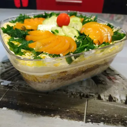 Слоёный салат со шпротами