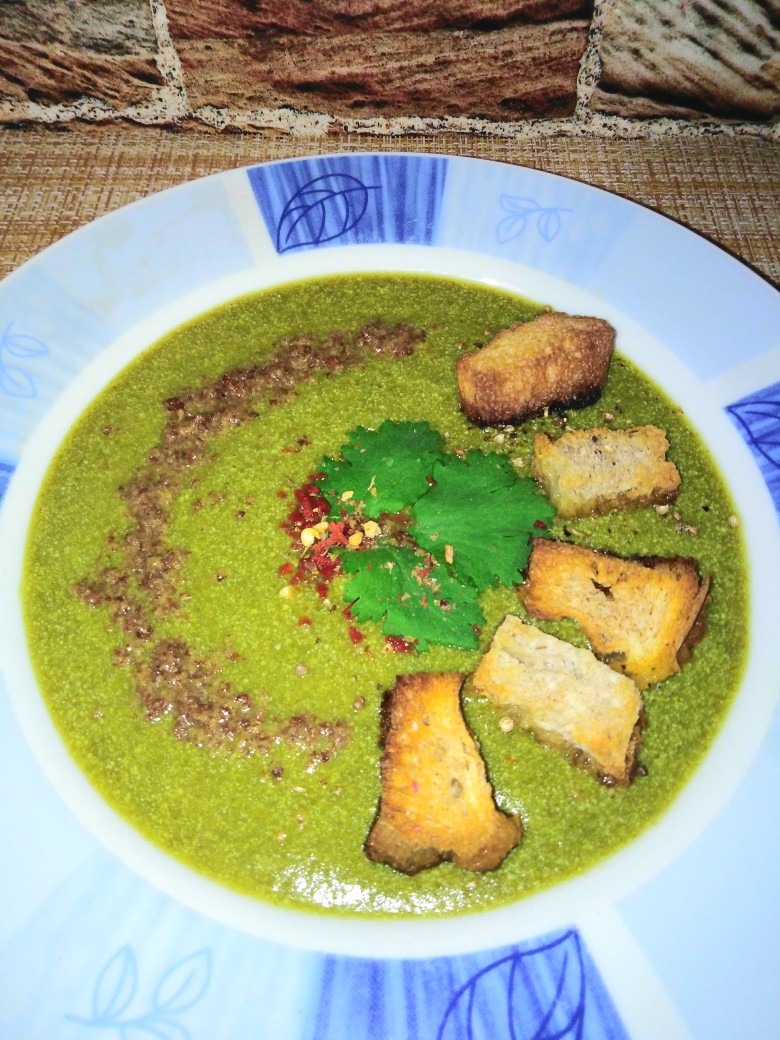Постный суп со шпинатом и тофу