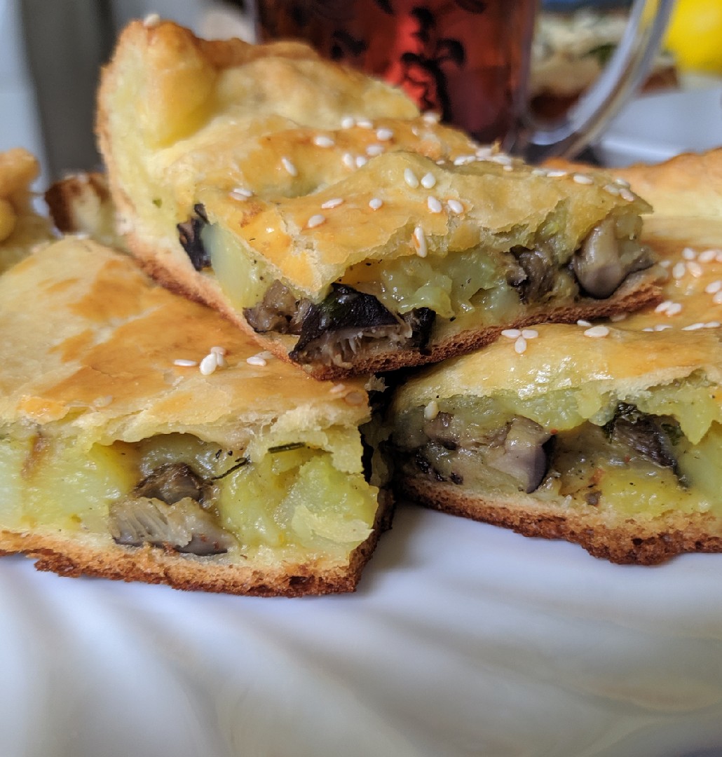 Закусочный пирог с белыми грибами и картофелем - пошаговый рецепт с фото