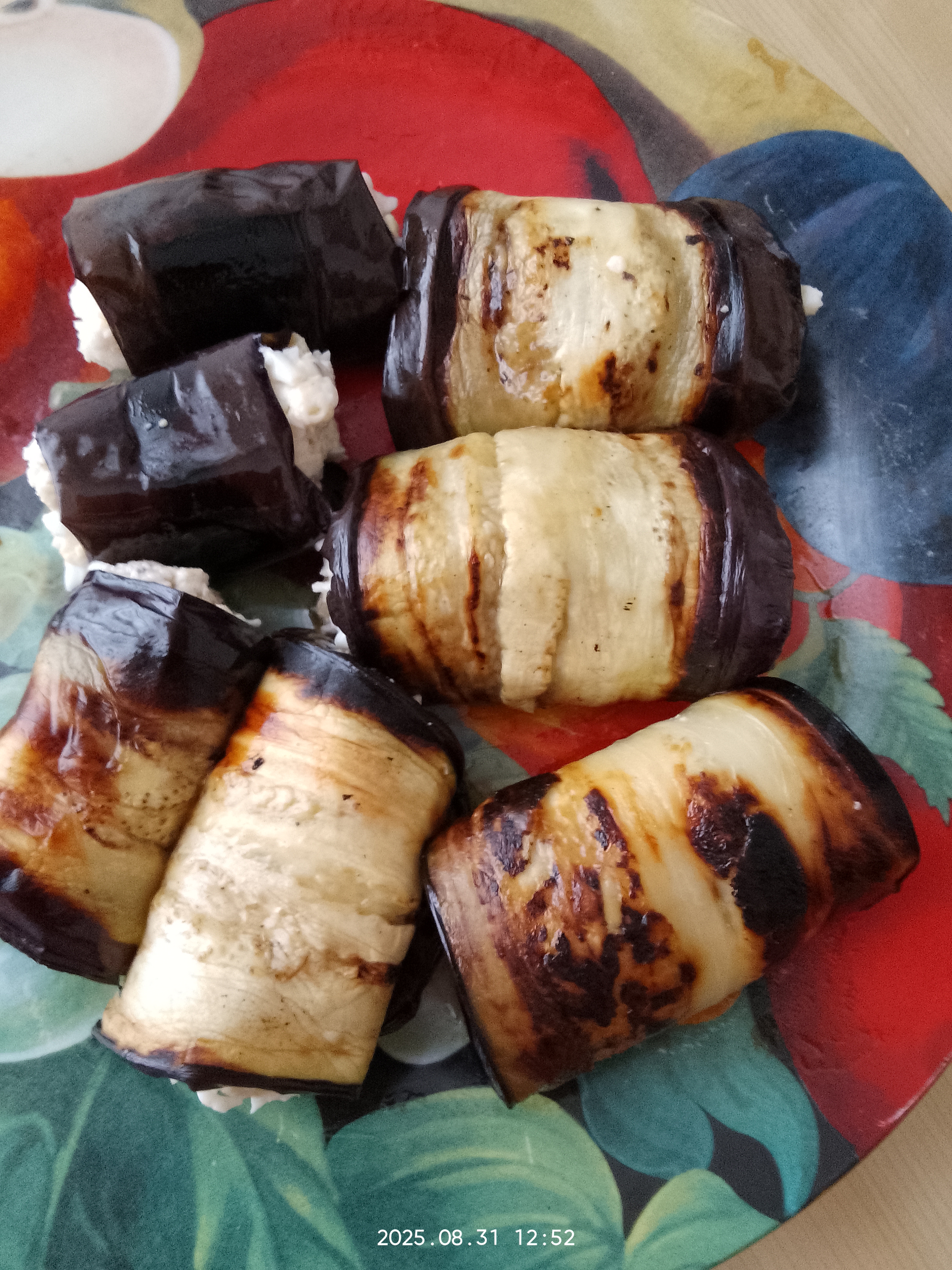 Рулетики из баклажанов