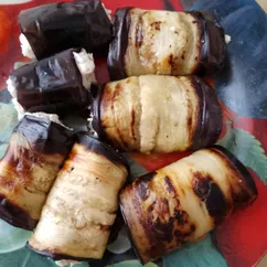 Рулетики из баклажанов