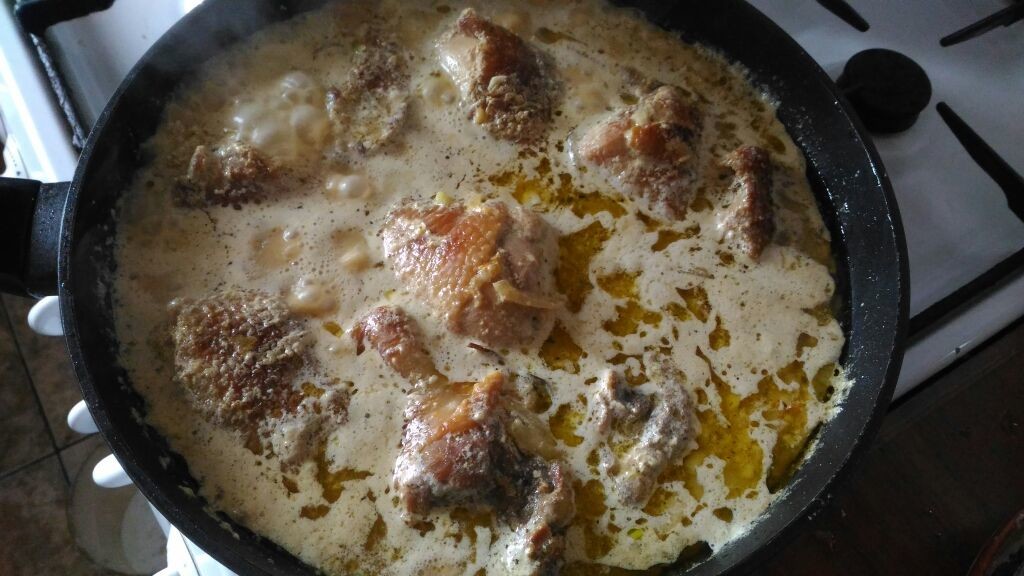 Курица в сметанном соусе - рецепты с фото на paraskevat.ru (38 рецептов курицы в сметанном соусе)