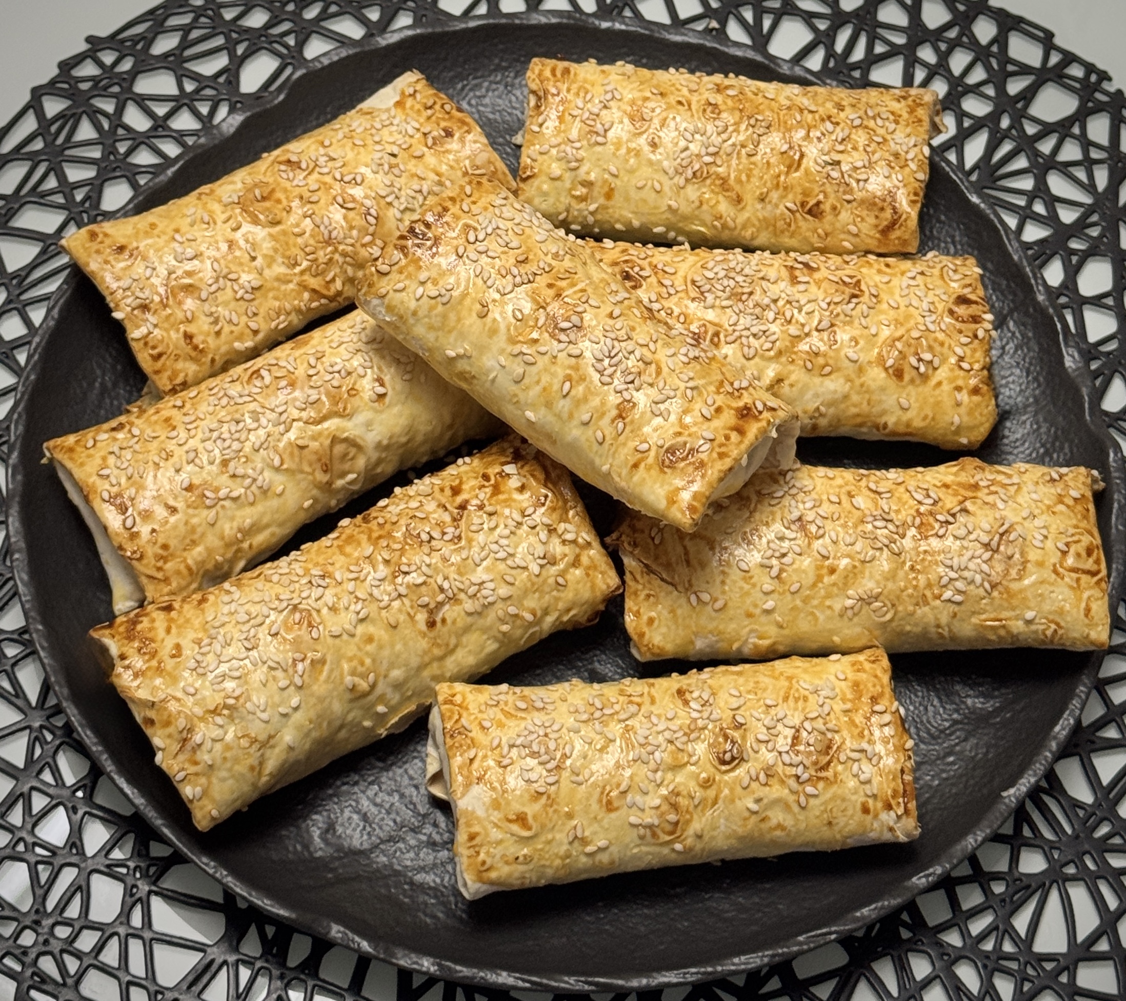 А-ля пирожки с яйцом и зеленью