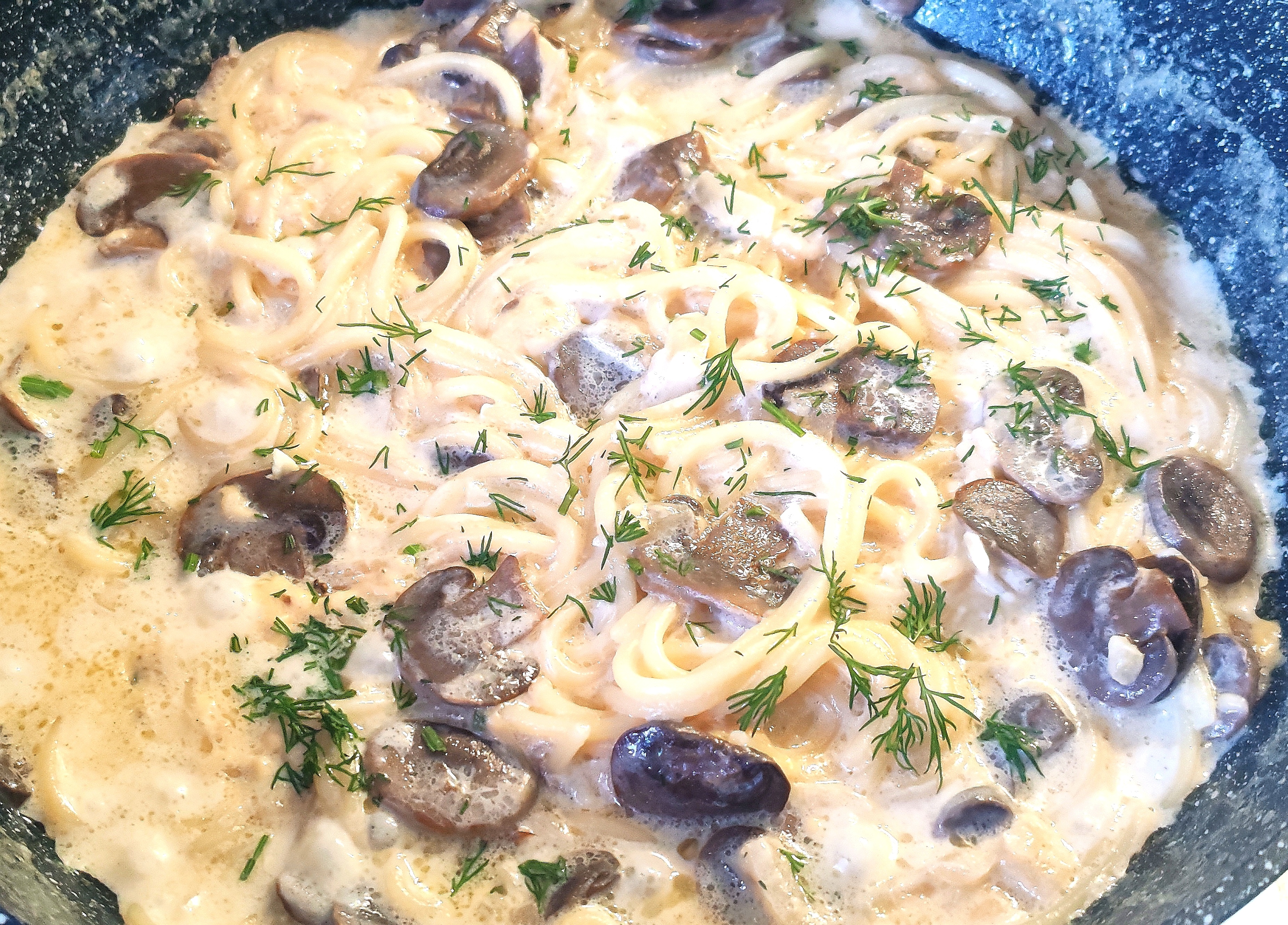 Паста с грибами в сливочном соусе