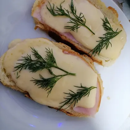 Горячий бутерброд в микроволновке