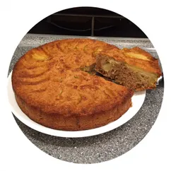 Шарлотка с яблоками