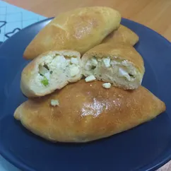 Пирожки с яйцом и луком