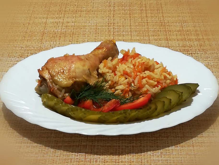 Курица с рисом и овощами в горшочках
