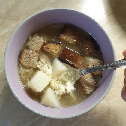 Чешский чесночный суп с гренками