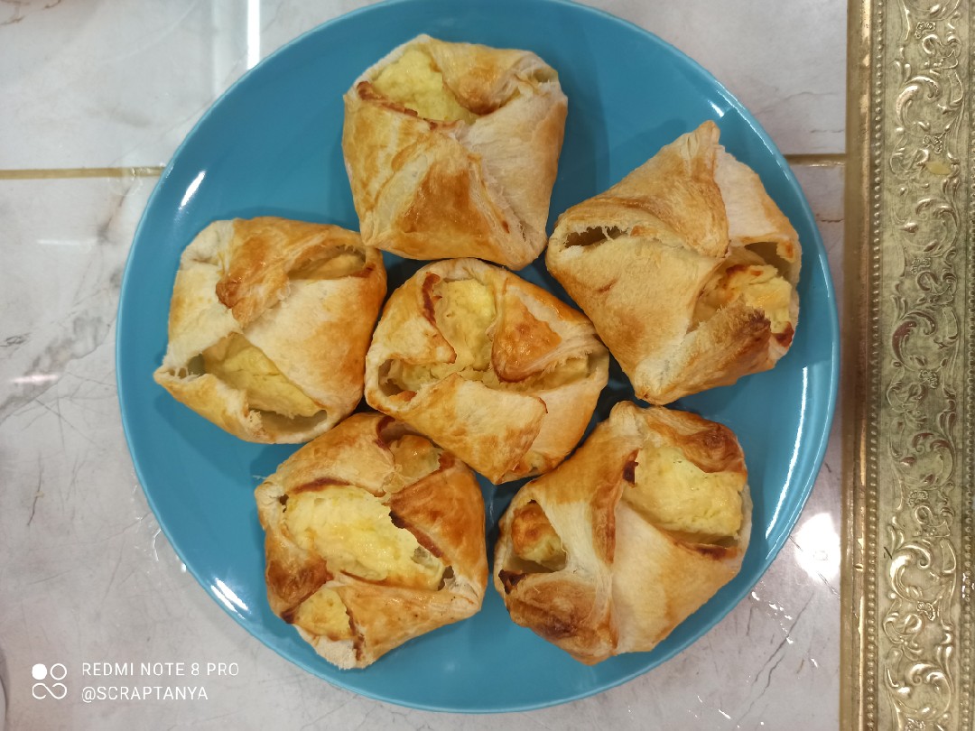 Слойки с творожно-лимонной начинкой