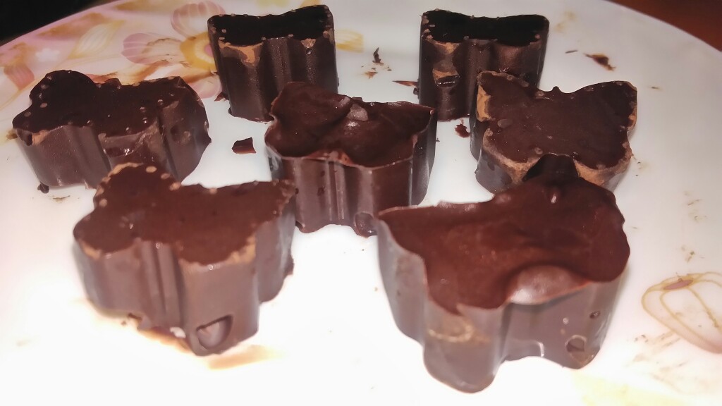Шоколадные конфеты с цельным фундуком
