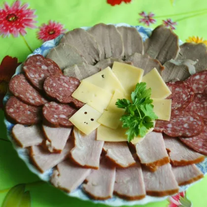 Сырно- мясная тарелка