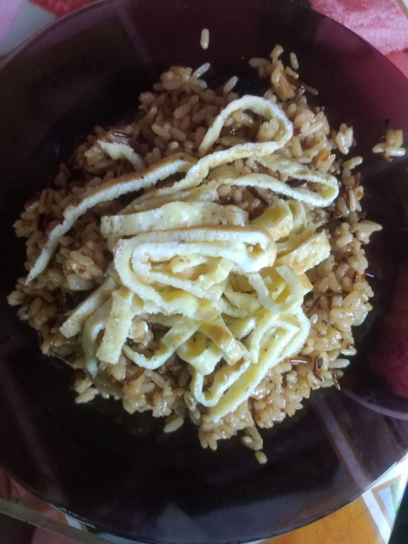 Рис с яйцом под китайским соусом с грибами
