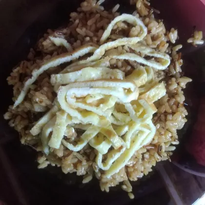 Рис с яйцом под китайским соусом с грибами