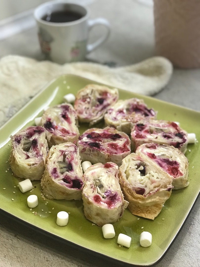 Рулет из лаваша с творогом