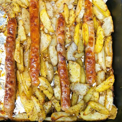 Картофель, запечённый в духовке с колбасками