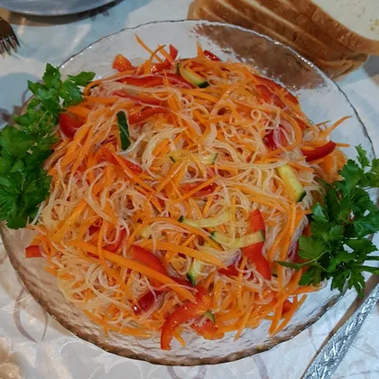 Салат 'Фунчоза с овощами'