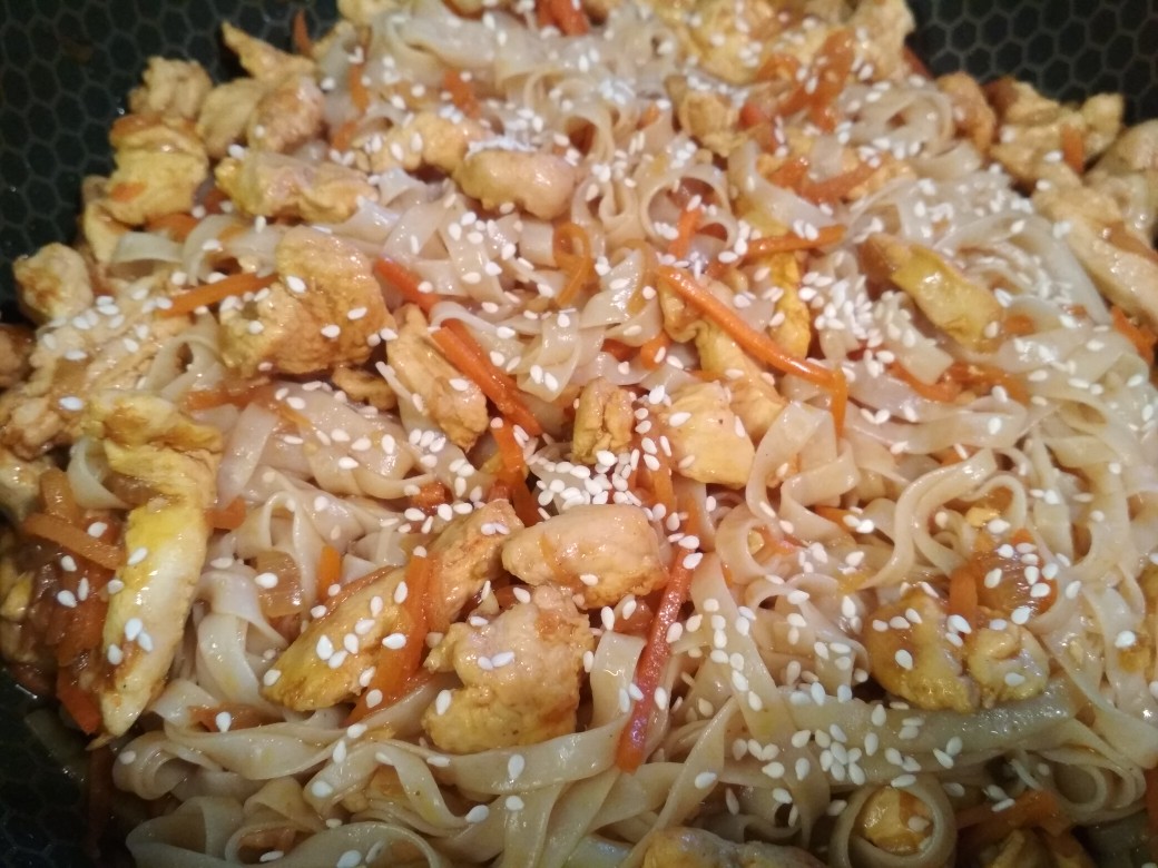 Рисовая лапша с овощами