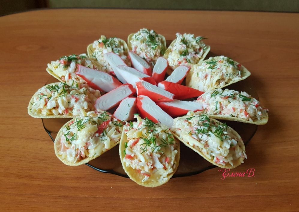 Закуска на чипсах