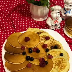 Блинчики на кислом молоке с дырочками.🥞🥞🥞🍯🥛☕️