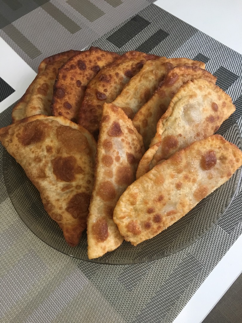Чебуреки из куриного фарша