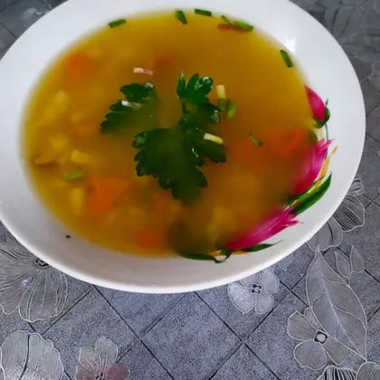 Гороховый суп с копчеными голенями