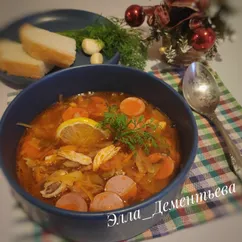 Солянка с курицей и сосисками🍲