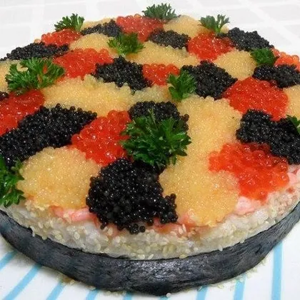 Суши-торт «3 икринки»
