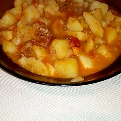 Картошка с тушенкой