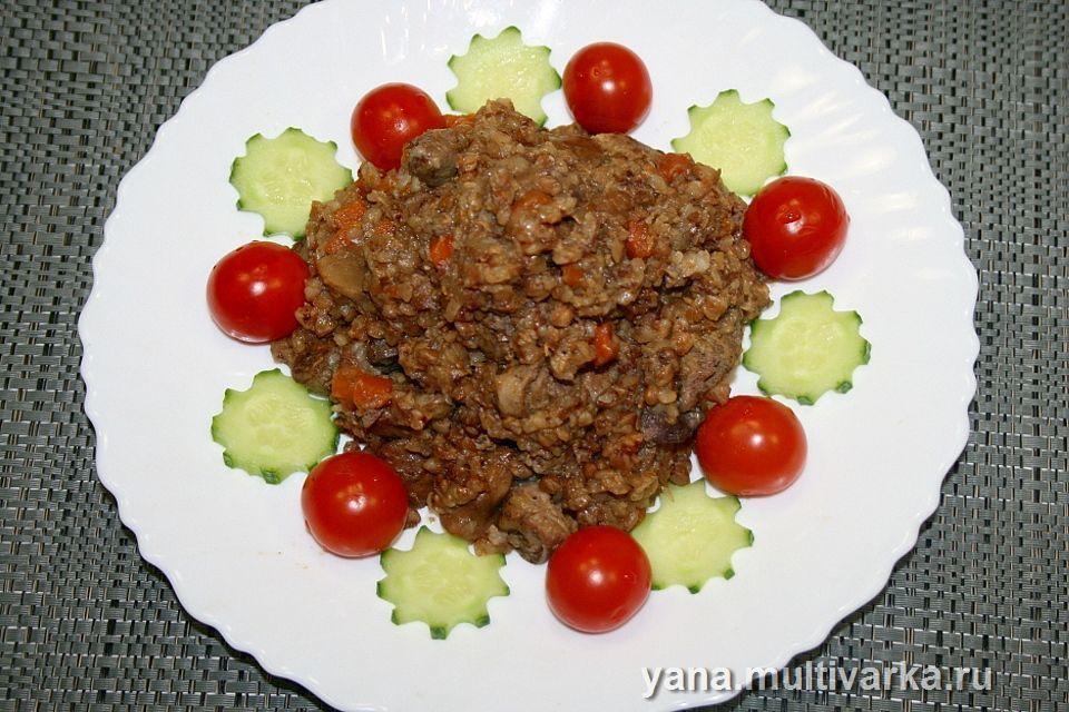 Гречка с грибами, куриными сердечками и печенью в скороварке